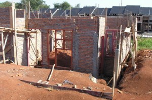 pembangunan rumah 28/09/2008 dinding bata sudah naik
